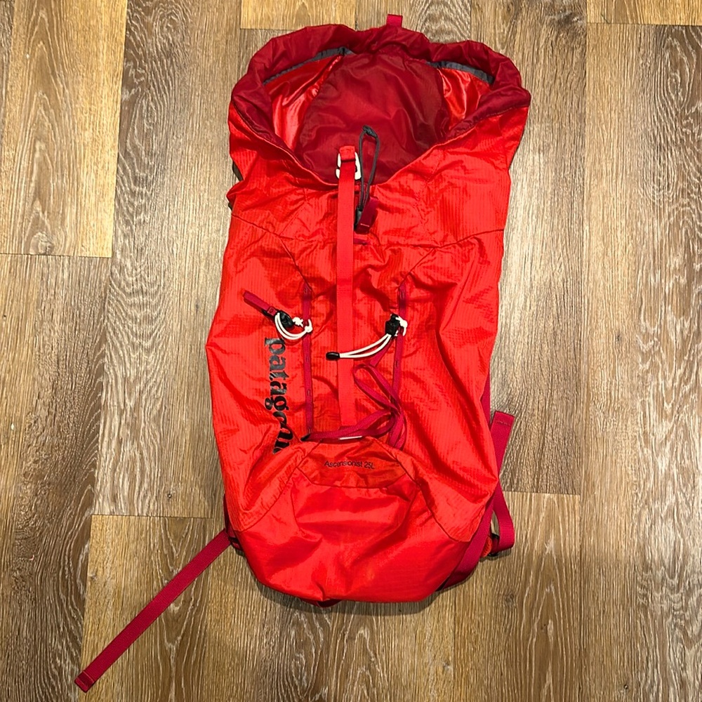 Patagonia Ascensionist 25L French red GUC backpack trekking pack